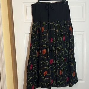 Chic Black A-Line Skirt with Floral Embroidery